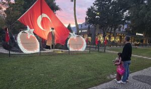 Kemer Belediyesinden Atatürk’ü anma köşesi