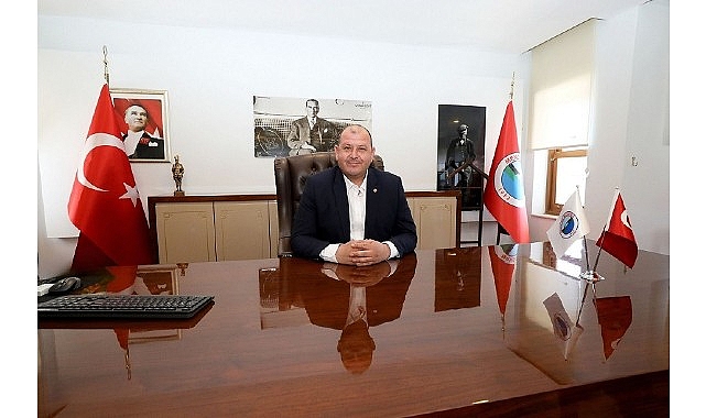 Menderes Belediyesi’nden Öğretmenler Günü Hediyesi