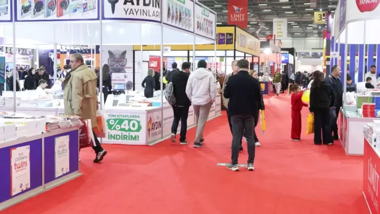 42’nci TÜYAP Kitap Fuarı’na yoğun ilgi