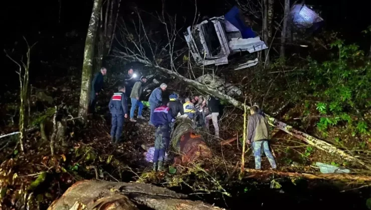 50 metreden dere yatağına devrilen TIR’ın şoförü, 4 saat sonra bulundu