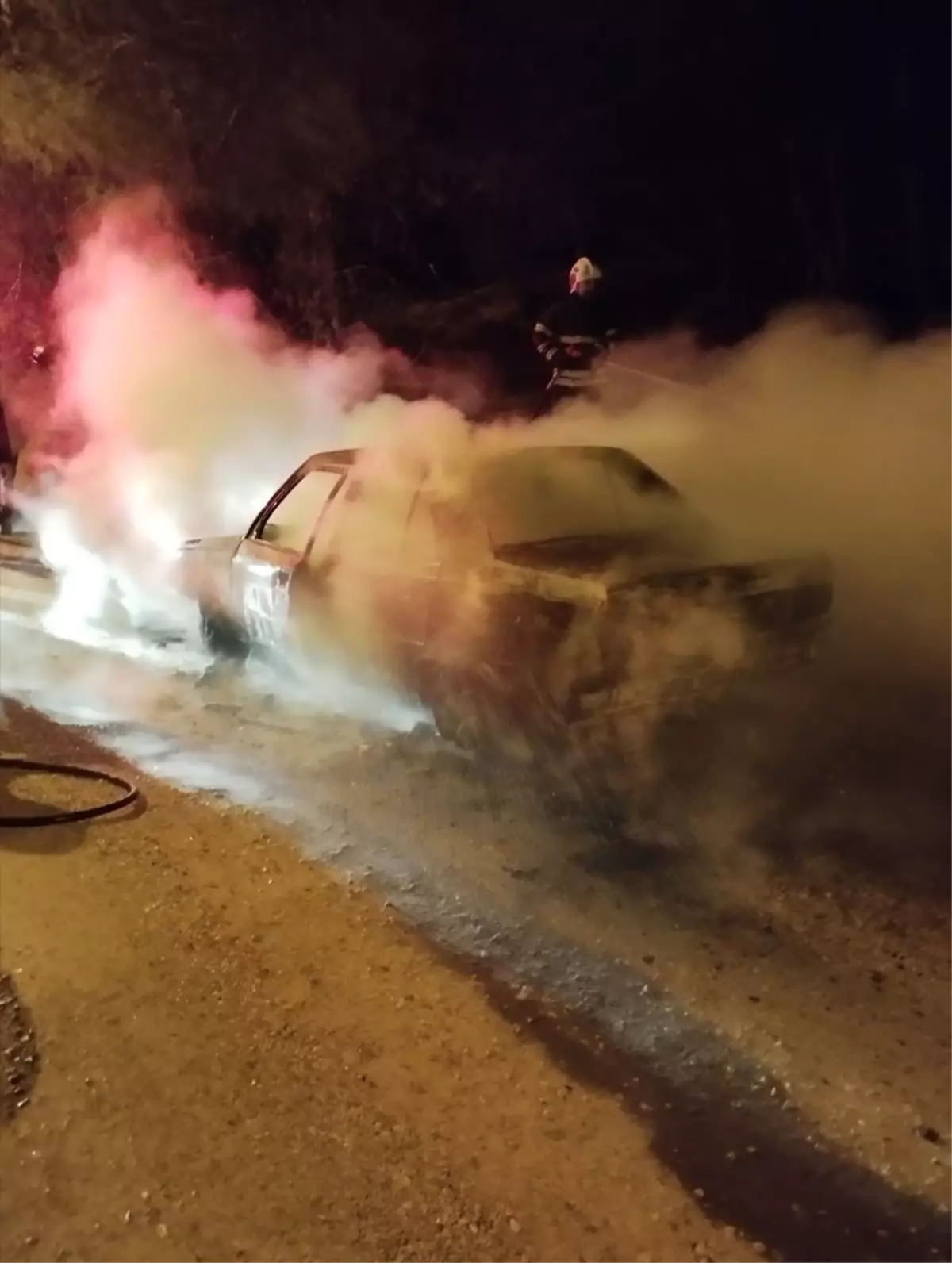 Adana’da park halindeki otomobilde yaşanan patlamada 1 kişi öldü