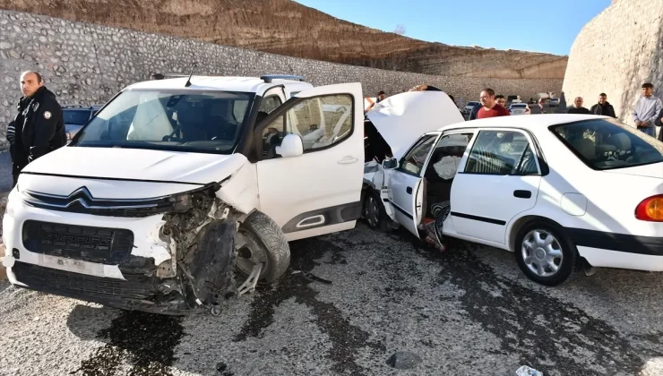 Adıyaman’da zincirleme trafik kazasında 5 kişi yaralandı