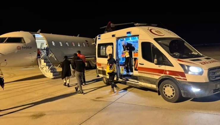 Ağrı’da rahatsızlanan bebek ambulans uçakla İstanbul’a nakledildi