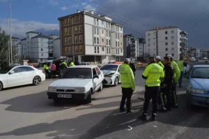 Aksaray’da polisten kaçan sürücü kaza sonrası yakalandı