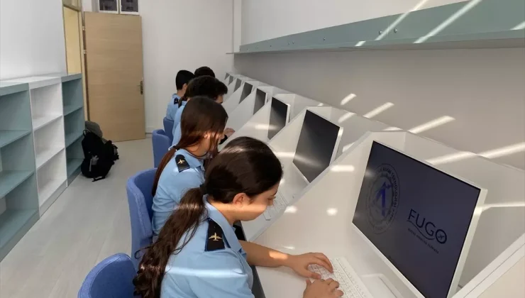 Aksu Uçak Lisesi’nde kütüphane, etüt ve müzik sınıfı açıldı