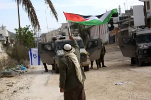 Albüm: Batı Şeria’daki Filistinliler, Nur Şems Mülteci Kampı’na Girişlerin Kapatılmasını Protesto Etti