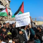 Albüm: Gazzeliler, Zorlu Kış Şartlarında Geçici Barınma Sağlanması Talebiyle Protesto Düzenledi