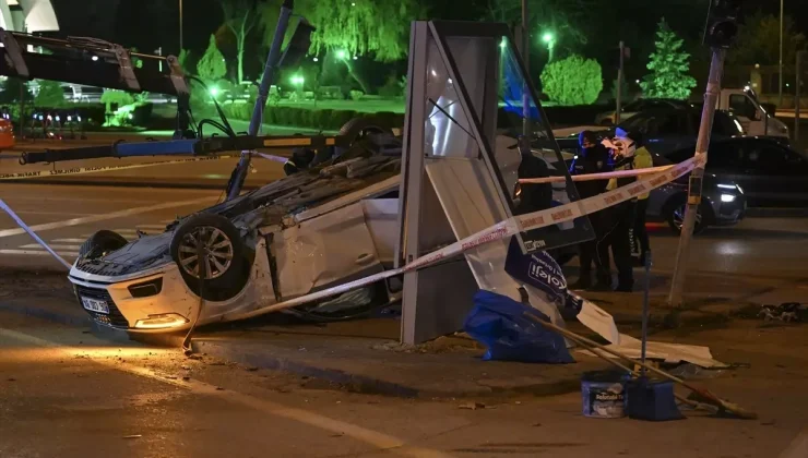 Ankara’da otomobilin motosiklete çarptığı kazada 4 kişi yaralandı