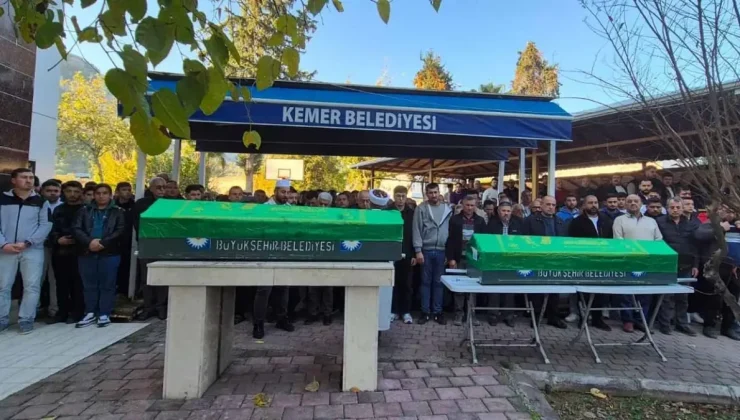 Antalya’da Otomobil Takla Attı: 2 Ölü, 2 Yaralı