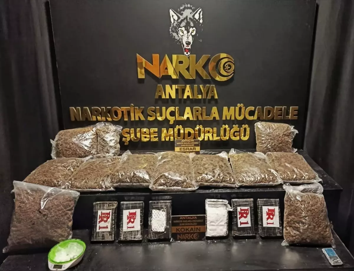 Antalya’da uyuşturucu operasyonunda yakalanan 4 zanlı tutuklandı