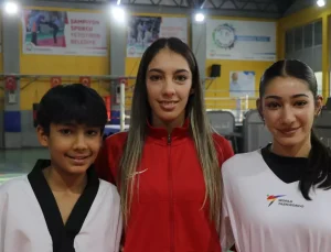 Antrenörlük öğrencisi tekvandocu abla, 2 kardeşini şampiyonluğa hazırlıyor