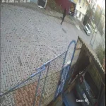 Arnavutköy’de silah zoruyla girdikleri evde iki kişiyi darbederek ziynet eşyalarını gasbeden şüpheliler yakalandı