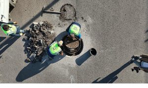 ASAT’tan kanalizasyon hattı temizliği ve kapak düzenleme çalışması