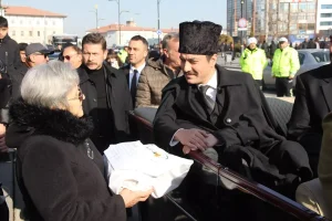 Atatürk’ün 106 yıl önce Sivas’tan ayrılışı, temsili olarak canlandırıldı