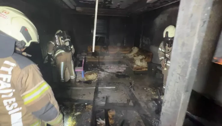 Avcılar’da Çocukların Çakmakla Oynadığı Yangın Kısa Sürede Söndürüldü