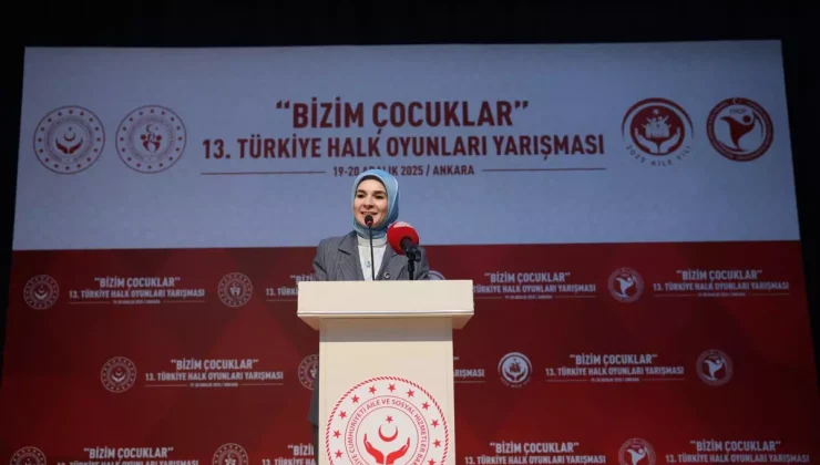 Bakan Göktaş, ‘Bizim Çocuklar 13’üncü Türkiye Halk Oyunları Yarışması’nın açılış törenine katıldı