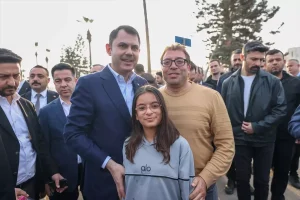 Bakan Kurum, Hatay’da, 455 bininci afet konutu teslimi öncesi incelemelerde bulundu