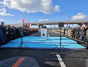 Bakan Uraloğlu, Van Çevre Yolu’nun 28 kilometrelik 2 etabının açılışını yaptı