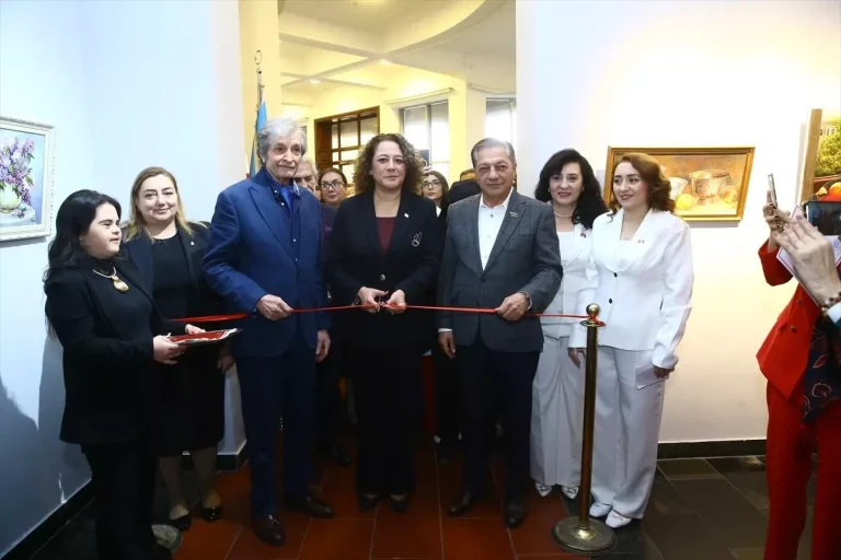 Bakü’de “Azerbaycan-KKTC ilişkileri” temalı resim sergisi açıldı