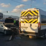 Balıkesir’de öğrenci servisi ile otomobil çarpıştı: 7 yaralı