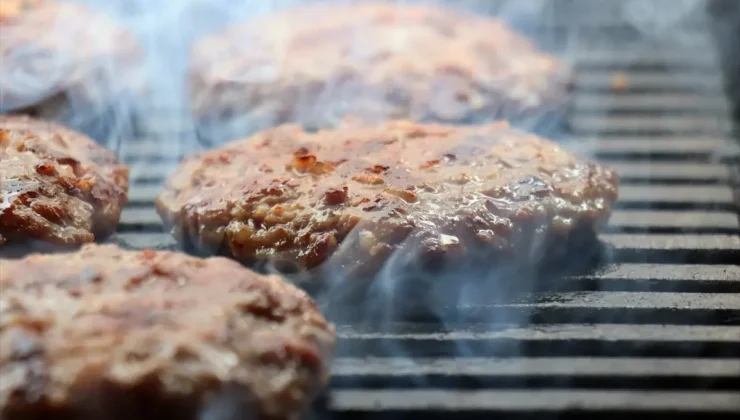 Balkanların kaşarlı köftesi Şarska, Kuzey Makedonya’nın vazgeçilmez lezzetleri arasında yer alıyor