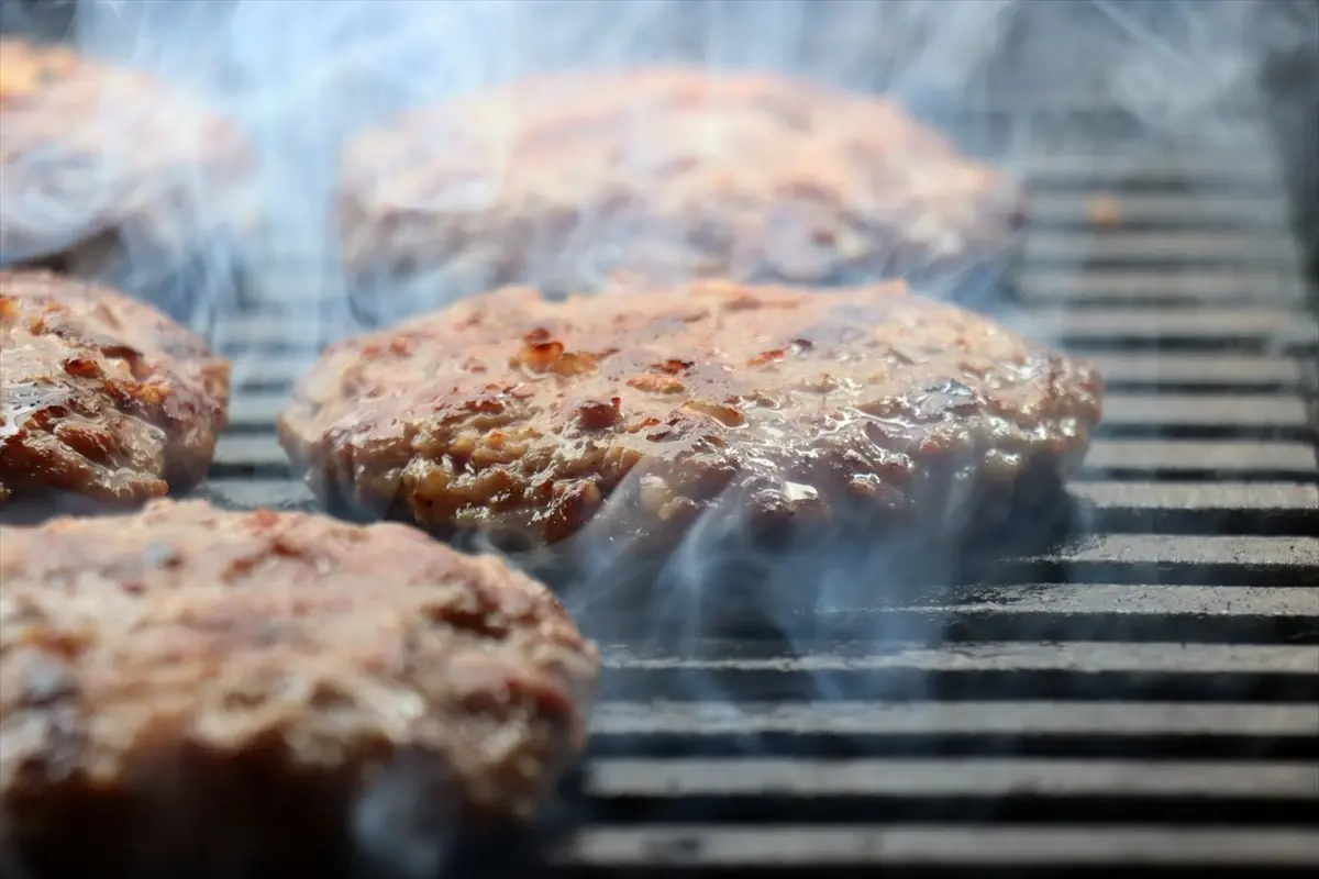 Balkanların kaşarlı köftesi Şarska, Kuzey Makedonya’nın vazgeçilmez lezzetleri arasında yer alıyor