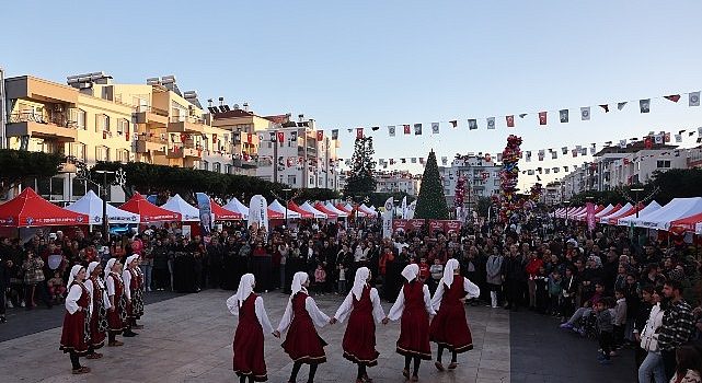 Başkan Vekili Büşra Özdemir Noel Baba Festivali’ne katıldı