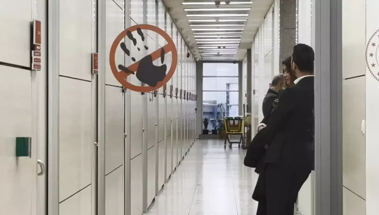 Berrak Tüzünataç ifade vermek için adliyeye geldi