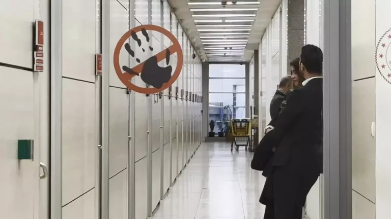 Berrak Tüzünataç ifade vermek için adliyeye geldi