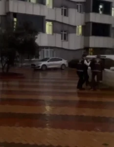 Beykoz’da Otobüs Duraklarının Camlarını Kıran Şüpheliler Yakalandı