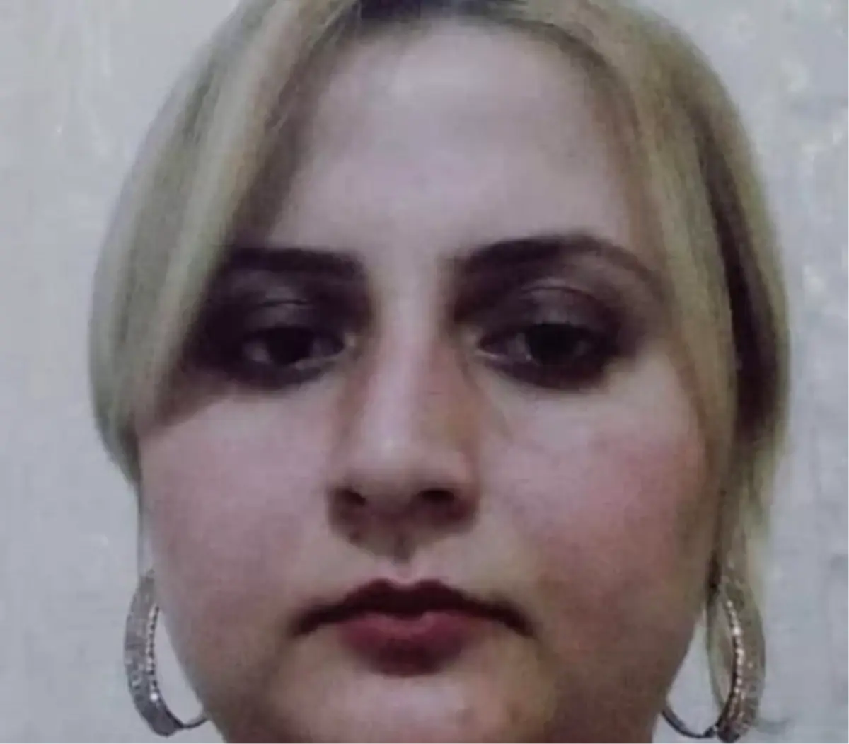 Bıçaklanarak öldürülen Gülhan, son yolculuğuna uğurlandı