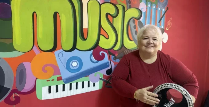 Bir yılda 3 beyin ameliyatı geçirdi; darbuka çalarak hayata tutundu