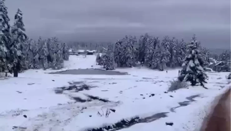 Bolu’nun Gerede ilçesinde kar kalınlığı 10 santimetreye ulaştı