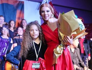 Burhaniye’de Müzik ve Dayanışma Gecesi Fark Yarattı