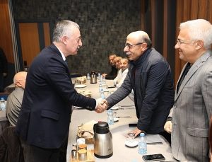 Büyükakın: İstişare eden yanılmaz