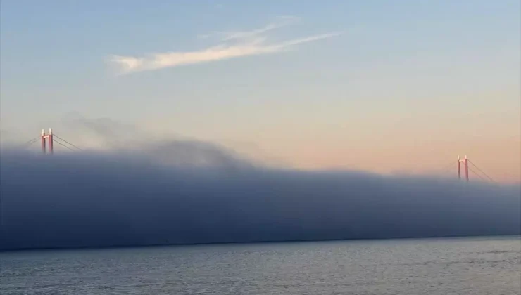 Çanakkale Boğazı sis nedeniyle transit gemi geçişlerine kapatıldı