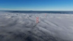 Çanakkale Boğazı’nda Sis Nedeniyle 1915 Çanakkale Köprüsü Gözden Kayboldu