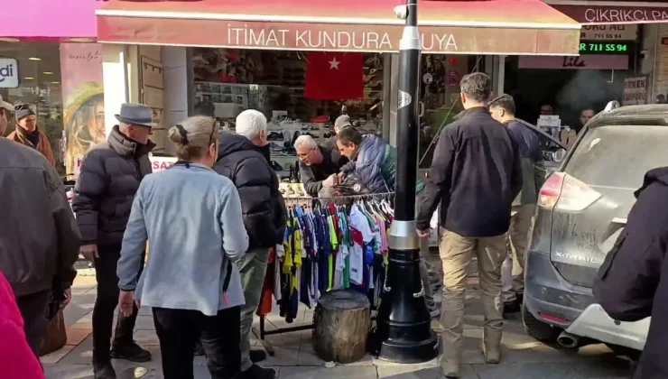 CHP Şile İlçe Başkanlığı önünde ‘kızıma küfür ettiler’ diye bağıran kişi gözaltına alındı