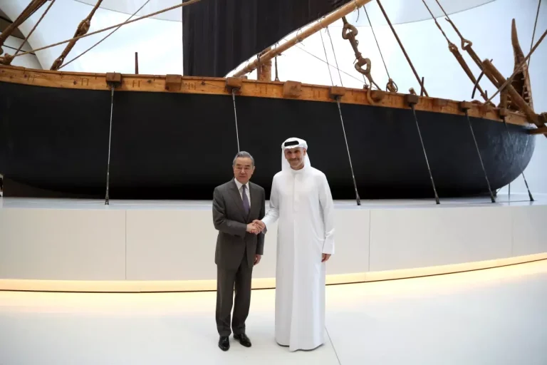 Çin Dışişleri Bakanı Wang, Bae Devlet Başkanı’nın Çin Özel Temsilcisi ile Görüştü