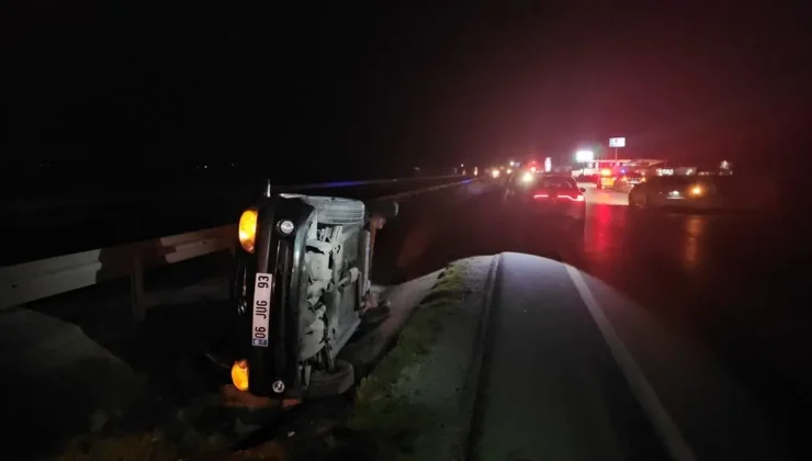 Çorum’da devrilen otomobildeki 1’i bebek 3 kişi yaralandı