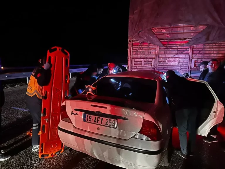 Çorum’da tırla çarpışan otomobilin sürücüsü öldü