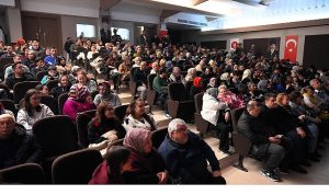 “Deliler Koğuşu” Keçiören’de İzleyicinin Yüreğine Dokundu