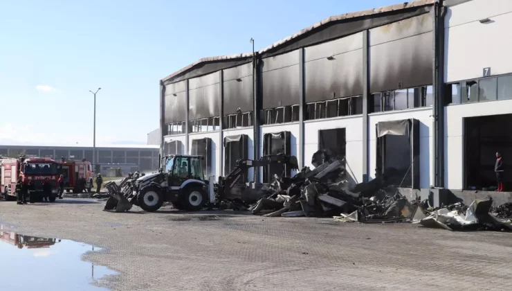 Denizli’de filtre sistemi üretilen fabrikada yangın