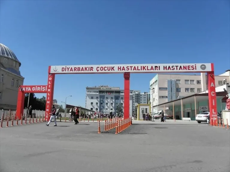 Diyarbakır Çocuk Hastalıkları Hastanesi’nde polikliniklerin kapasitesi genişletildi