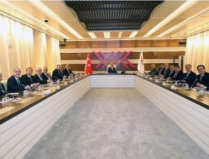 Ege Üniversitesi Rektörü Prof. Dr. Musa Alcı mazbatasını aldı