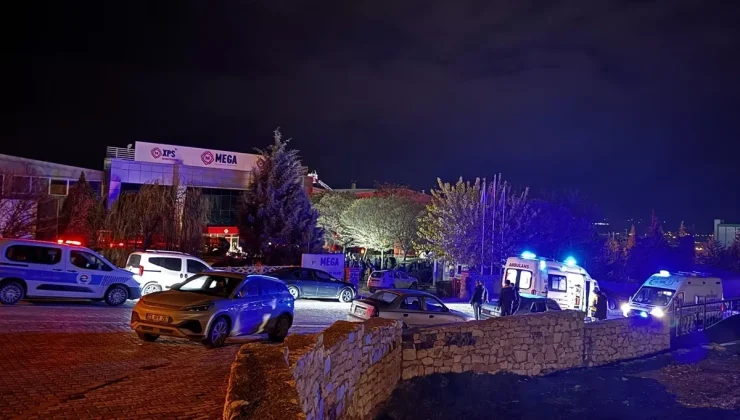 Elazığ’da fabrikada çıkan yangında 16 işçi dumandan etkilendi