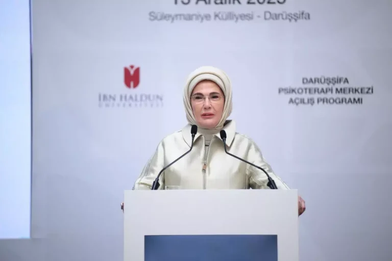 Emine Erdoğan, İHÜ İPAM Darüşşifa Psikoterapi Merkezi’nin açılışına katıldı