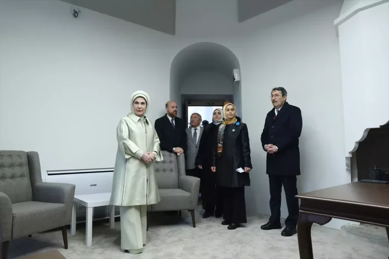 Emine Erdoğan, İHÜ İPAM Darüşşifa Psikoterapi Merkezi’nin açılışına katıldı Açıklaması