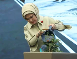 Emine Erdoğan, TOGEM-DER’in ‘Artsın Eksilmesin Dönüşüm Pazarı’nın açılışına katıldı