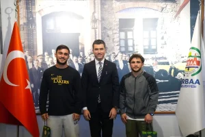 Erbaa Belediye Başkanı Karagöl milli güreşçileri ağırladı